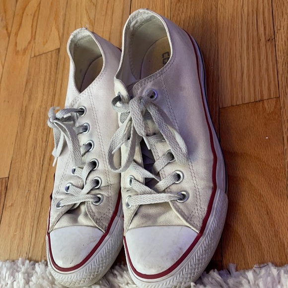 white converse - Picture 2 of 4